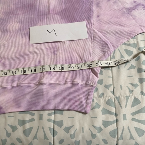 NWOT- WOMEN'S LONG SLEEVE TIE DYE LOOSE FIT TOP LAVENDER COLOR - Picture 4 of 8